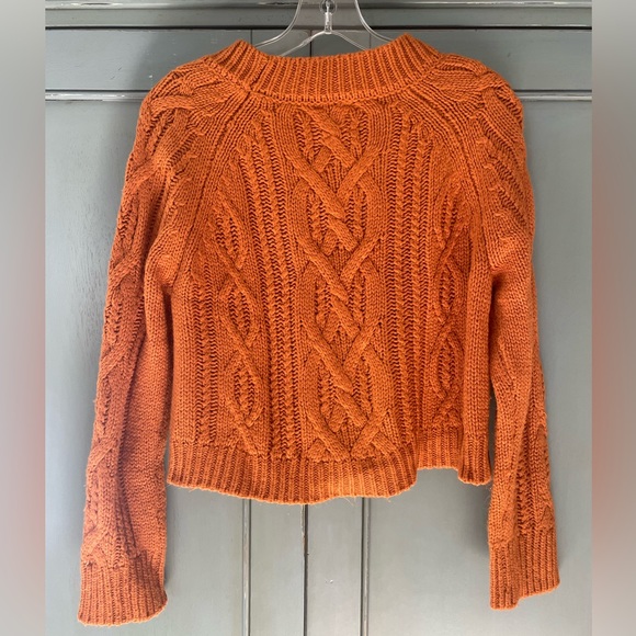 Harper boutique brand cropped sweater in rust orange size M fits like a Small - Picture 3 of 5